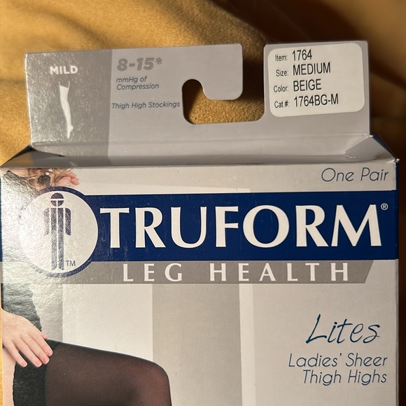 Truform Leg Health Lites Ladies Thigh High Medium 8-15 mmHg Compression BEIGE - Picture 2 of 6